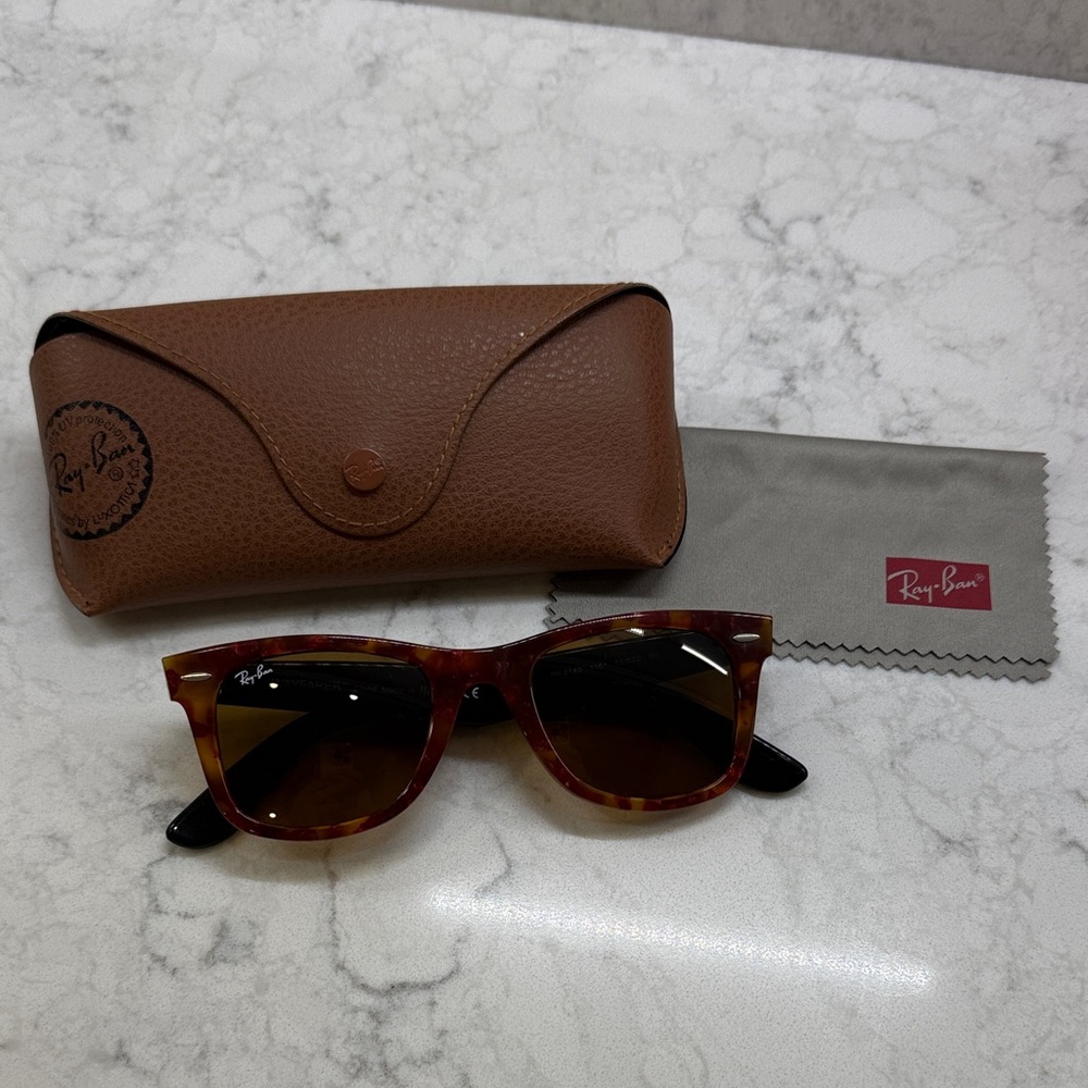 Ray-Ban Wayfarer Brown Tortoise Shell Frame Sunglasses w/ Brown Lenses